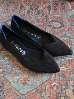 Rothy's The Point black pointed-toe flat Size 9.5